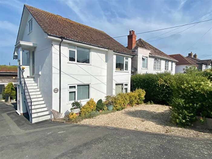 3 Bedroom Apartment For Sale In West Bay Road, Bridport, DT6