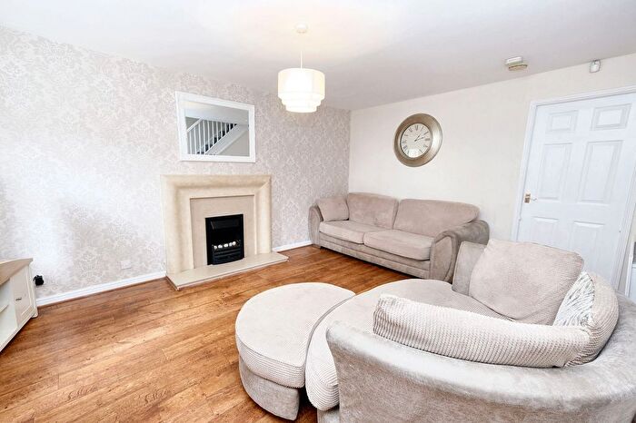3 Bedroom Terraced House For Sale In Princeton Close, Salford, M6