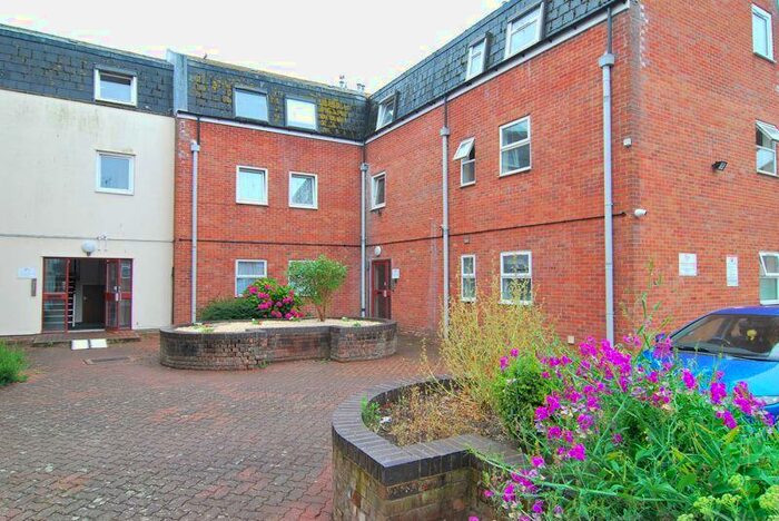 2 Bedroom Apartment To Rent In Lesanne Court, Parliament Street, Gloucester, GL1