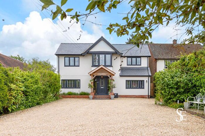 4 Bedroom Detached House For Sale In Goring Road, Woodcote, RG8