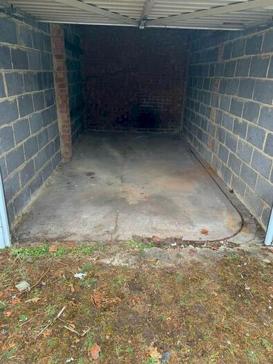 Garage / Parking To Rent In Law Courts, Upton Road, Bexleyheath, DA6