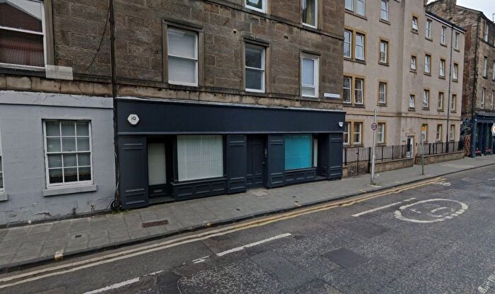 2 Bedroom Flat To Rent In Causewayside, Newington, Edinburgh, EH9