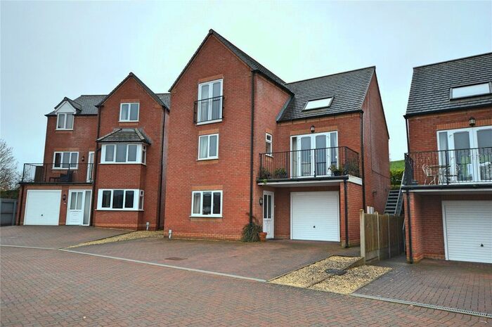 4 Bedroom Detached House For Sale In Brynmor Heights, Newtown, Powys, SY16