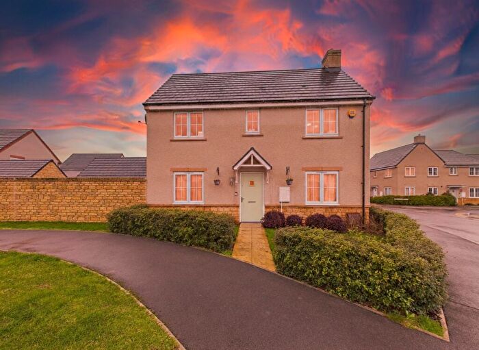 3 Bedroom Detached House For Sale In Somerdale Avenue, Brockworth, GL3