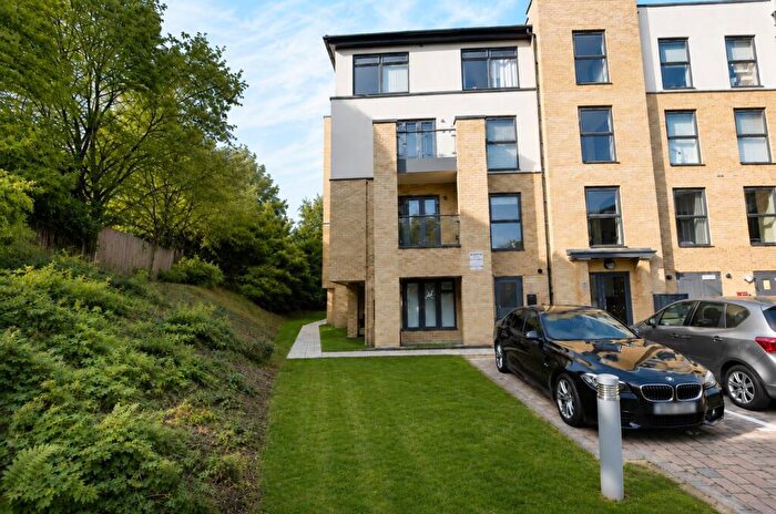 1 Bedroom Apartment For Sale In Broad Lane, Bracknell, RG12