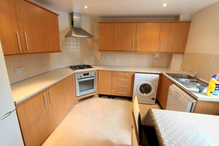 1 Bedroom Apartment To Rent In Winkfield Road, London, N22