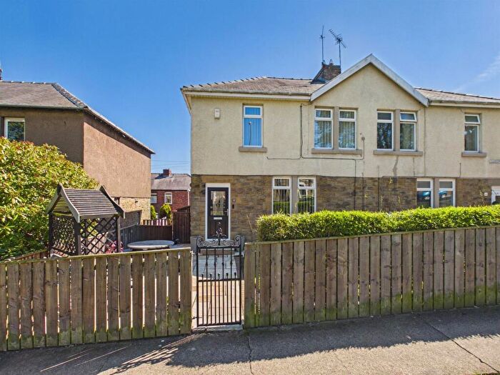 3 Bedroom Semi-Detached House For Sale In Doddington Villas, Windy Nook, Gateshead, NE10