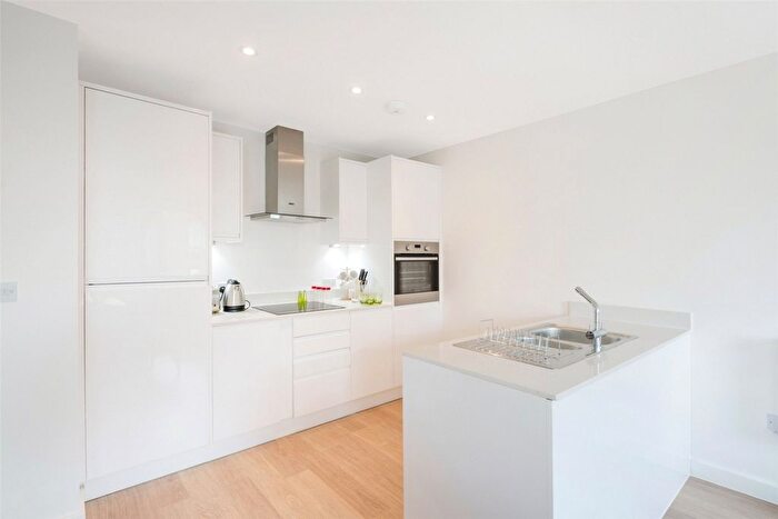 1 Bedroom Flat To Rent In High Road, Finchley, N12