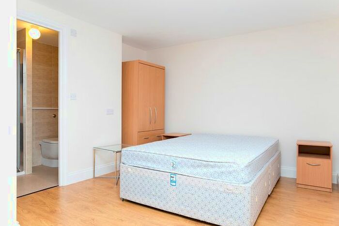 Studio To Rent In Churchill House, Bunns Lane, Mill Hill, NW7