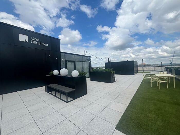 2 Bedroom Apartment To Rent In Apt . :: One Silk St, M4