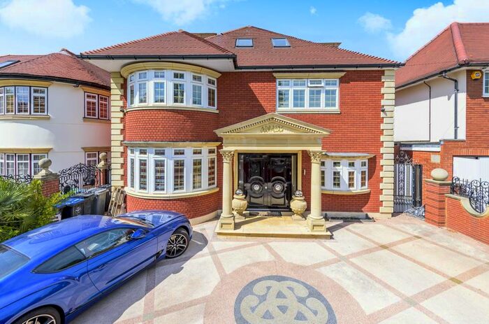 5 Bedroom Property To Rent In Dobree Avenue, London, NW10