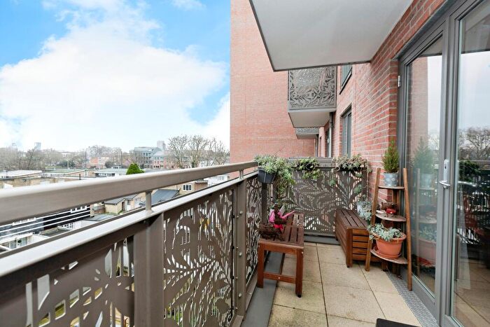 1 Bedroom Flat For Sale In Edwin Street, London, E16