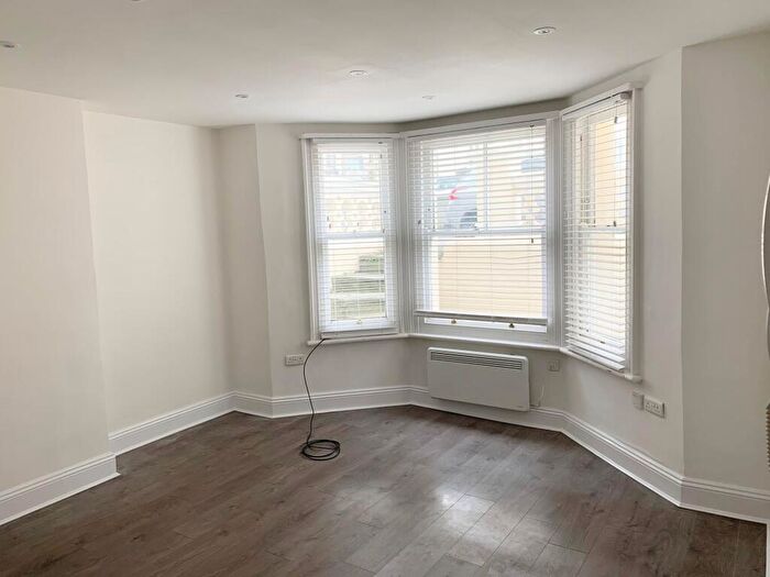 Studio To Rent In Seafield Road, Hove, BN3
