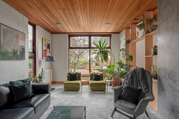 4 Bedroom Detached House For Sale In Hall Lane, Walsall, West Midlands, WS3