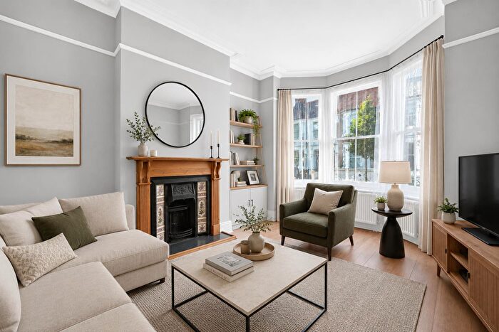 4 Bedroom Terraced House To Rent In Prince George Road, London, N16
