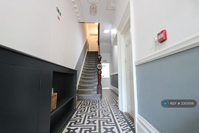 2 Bedroom Flat To Rent In Cathedral Road, Cardiff, CF11