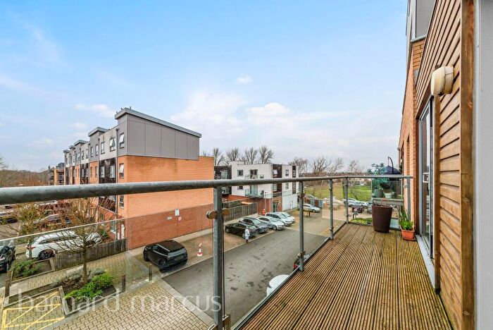 3 Bedroom Apartment To Rent In Talbot Close, Mitcham, CR4