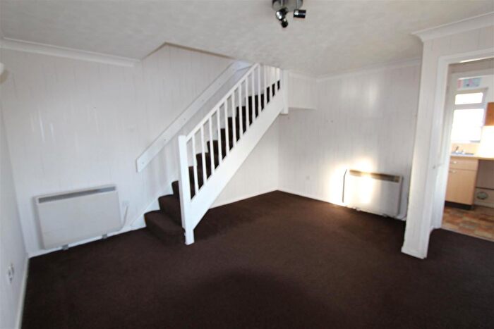 2 Bedroom Property To Rent In Haweswater Road, Kettering, NN16