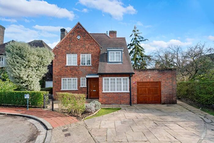 5 Bedroom Apartment To Rent In Hampstead Garden Suburb, London, N2