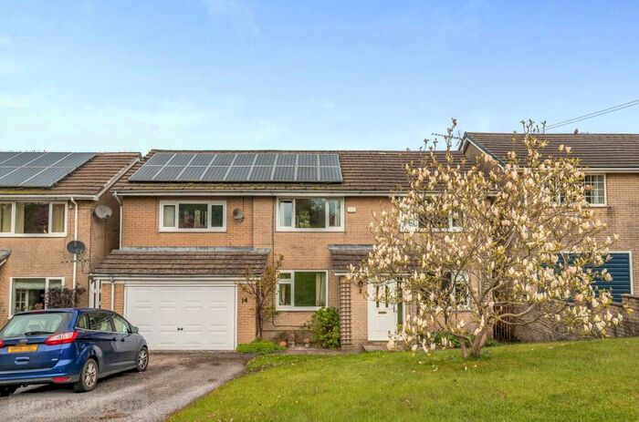 5 Bedroom Detached House For Sale In Springmeadow, Charlesworth, Glossop, Derbyshire, SK13