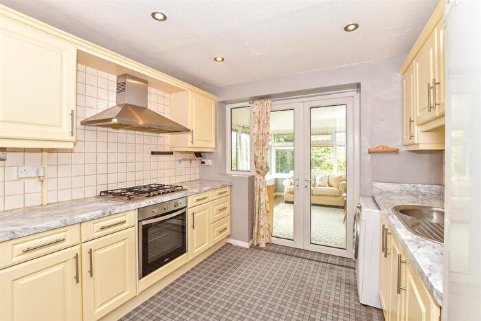 2 Bedroom Semi-Detached House For Sale In Hawthorn Close, Hythe, Kent, CT21