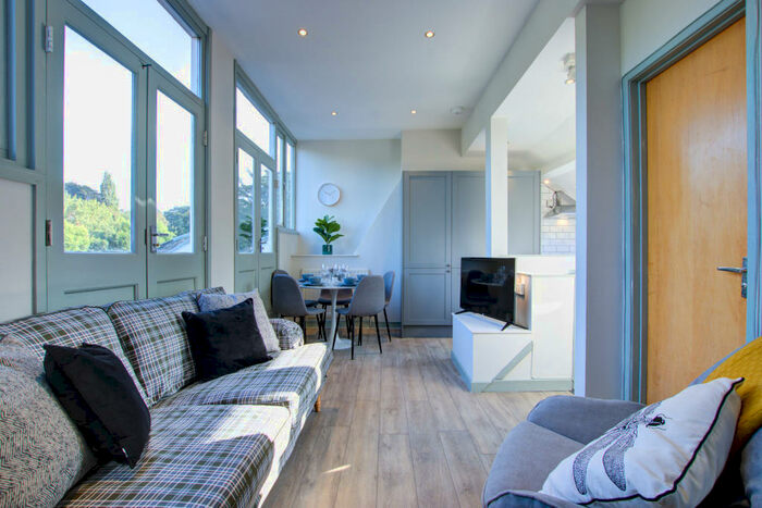 5 Bedroom Maisonette To Rent In Springbank Road, Newcastle Upon Tyne, NE2