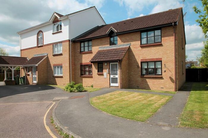 1 Bedroom Flat To Rent In The Ridings, Paddock Wood, Tonbridge, TN12