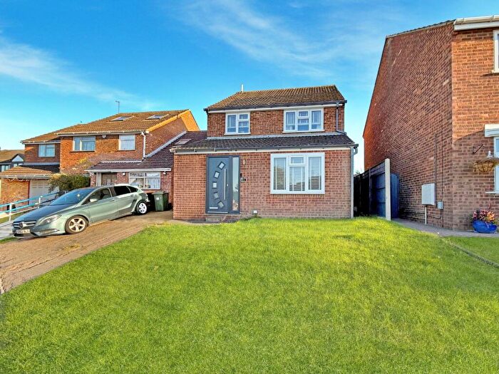 4 Bedroom Detached House For Sale In Bidwell Hill, Houghton Regis, Dunstable, Bedfordshire, LU5