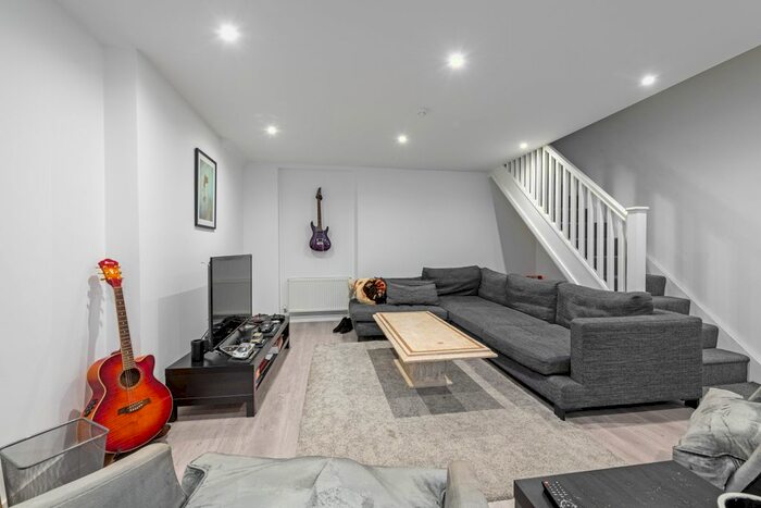 5 Bedroom Terraced House To Rent In Dawes Road, Fulham, SW6