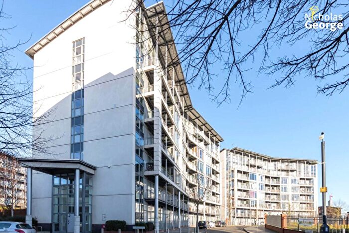 1 Bedroom Apartment For Sale In Longleat Avenue, Park Central, Birmingham, B15