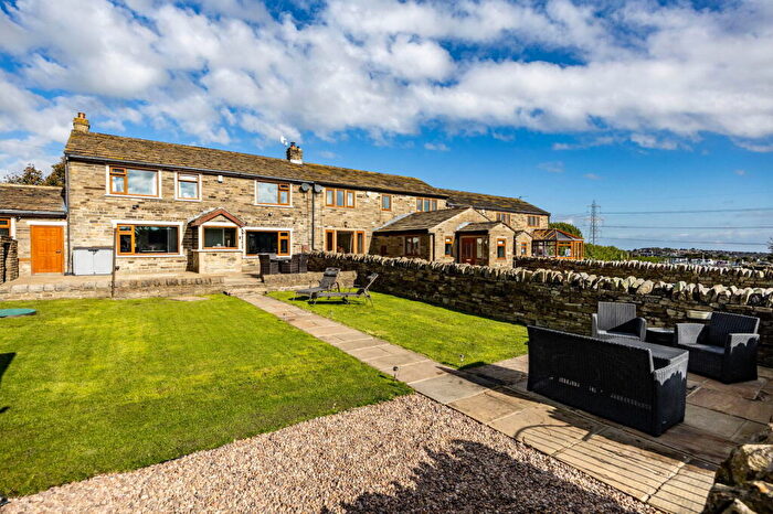 3 Bedroom End Of Terrace House For Sale In Pepper Hill, Shelf, Halifax, HX3