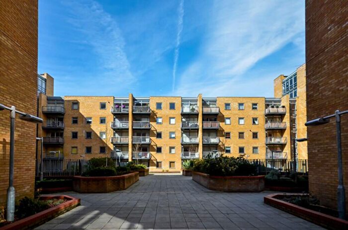 1 Bedroom Flat To Rent In Lowry House, Canary Wharf, London, E14