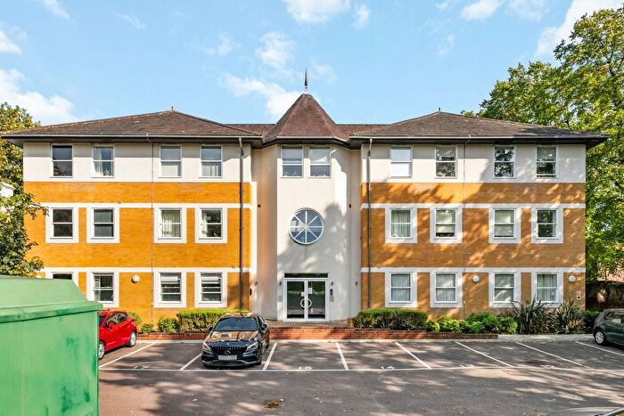 1 Bedroom Flat For Sale In Cricket Green, Mitcham, CR4
