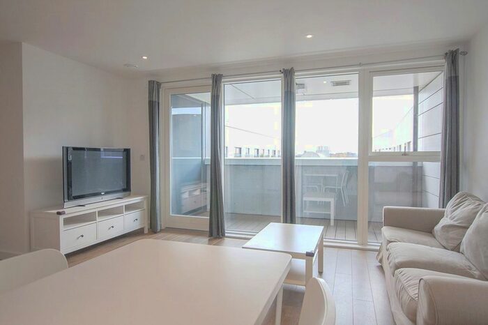 2 Bedroom Flat To Rent In Bessemer Place, London, SE10