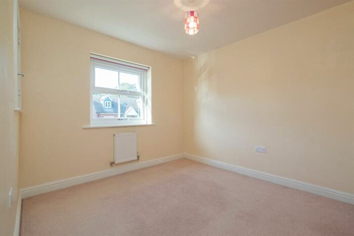 2 Bedroom Flat To Rent In Batsmans Drive, Rushden, NN10