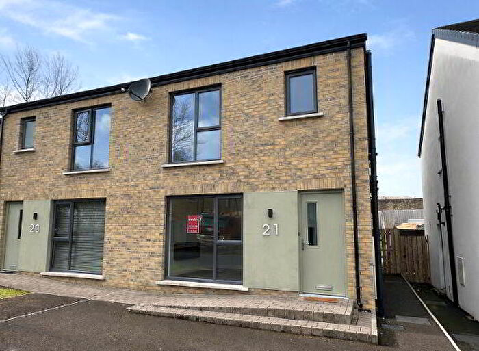 3 Bedroom Semi-Detached House For Sale In Lakeside Gardens, Coleraine, BT52