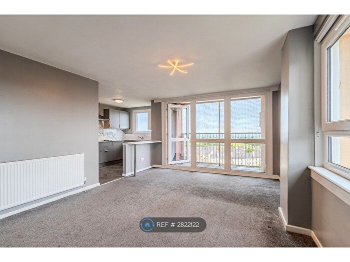 2 Bedroom Flat To Rent In Restalrig Gardens, Edinburgh, EH7