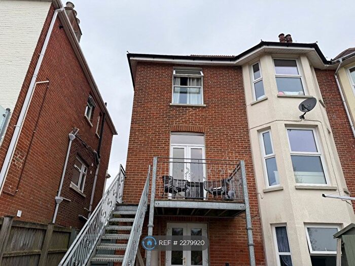 6 Bedroom Semi-Detached House To Rent In Ashey Road, Ryde, PO33