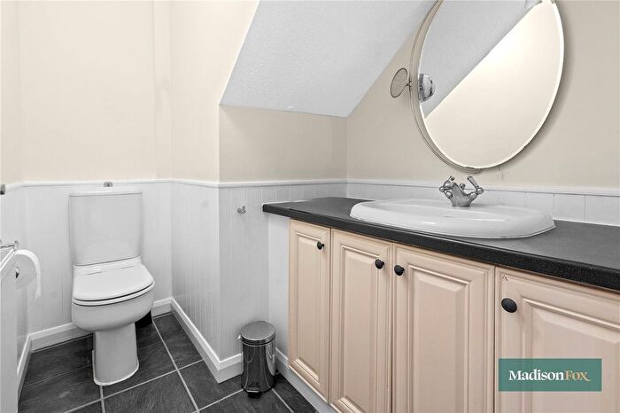 4 Bedroom End Terrace House To Rent In Hazelwood, Loughton, Essex, IG10