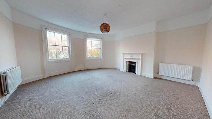 2 Bedroom Flat To Rent In Brunswick Road, Brighton, BN3