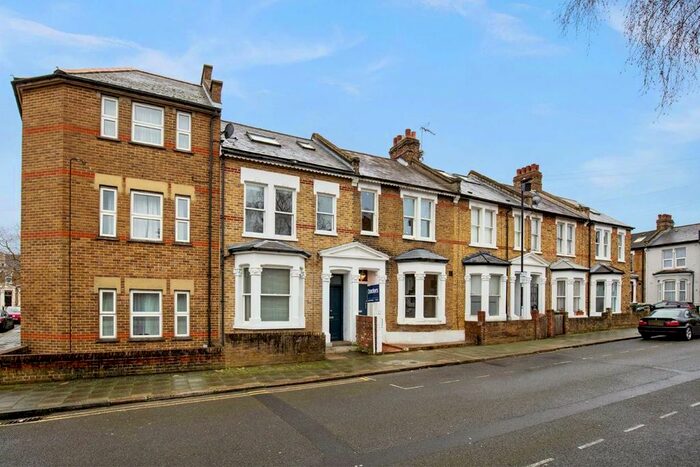 4 Bedroom Flat To Rent In Tasman Road, London, SW9