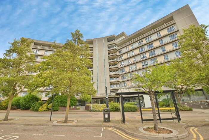 2 Bedroom Flat For Sale In Park Street, Ashford, Kent, TN24