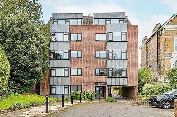 2 Bedroom Flat To Rent In St Andrews Court, Grove Park, London, W4