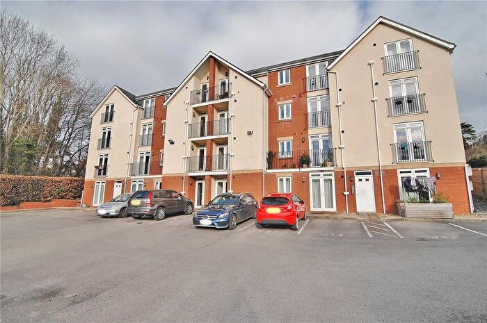 2 Bedroom Maisonette For Sale In Wilminton Terrace, London Road, Stroud, Gloucestershire, GL5