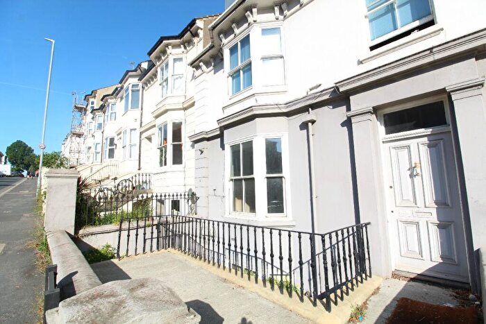 2 Bedroom Flat To Rent In Chatham Place, City Centre, Brighton, BN1