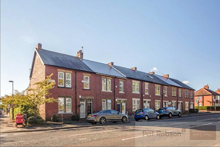 2 Bedroom Flat To Rent In Salters Road, Gosforth, Newcastle Upon Tyne, Tyne And Wear, NE3