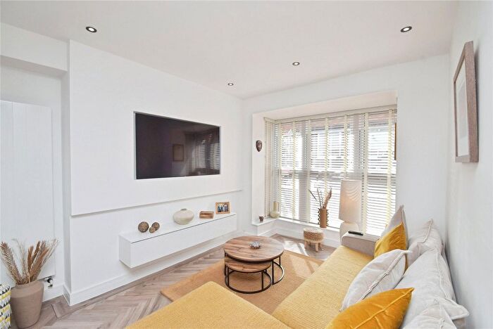 3 Bedroom Semi-Detached House For Sale In Park Avenue, Mumbles, Swansea, SA3