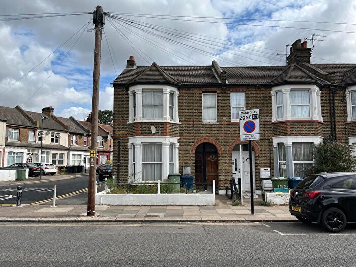 2 Bedroom Flat For Sale In Cecil Road, Harrow, Middlesex, HA3