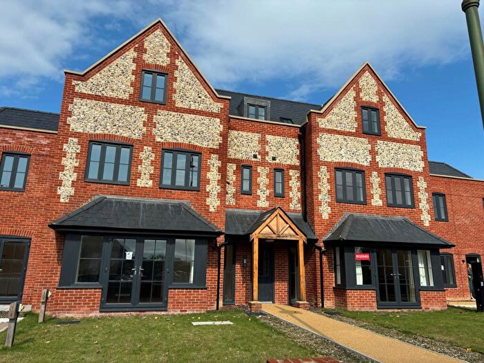 2 Bedroom Flat For Sale In Knights Gate, West Street, BN15