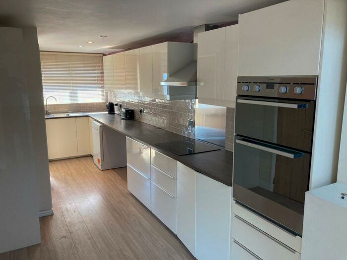 4 Bedroom House To Rent In Vange, Basildon, SS16